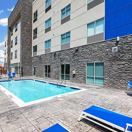 Holiday Inn Express & Suites - Denton - Sanger, An Ihg Hotel Exterior photo